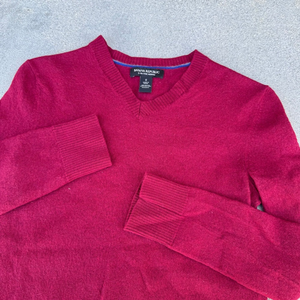 Banana Republic Extra Fine Merino Wool V-Neck Sweater Small